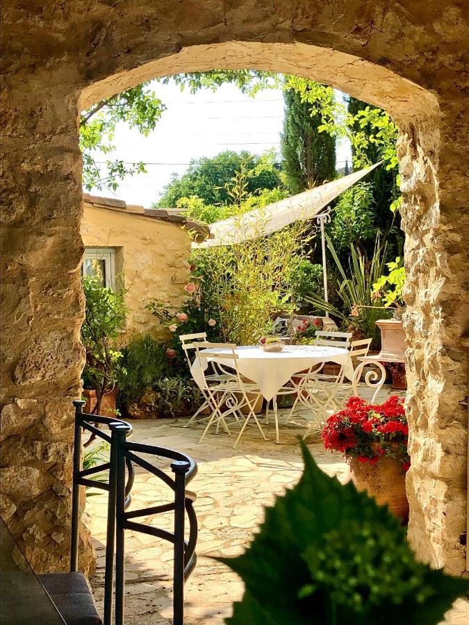 L'ile Aux Fleurs Villa Ventabren